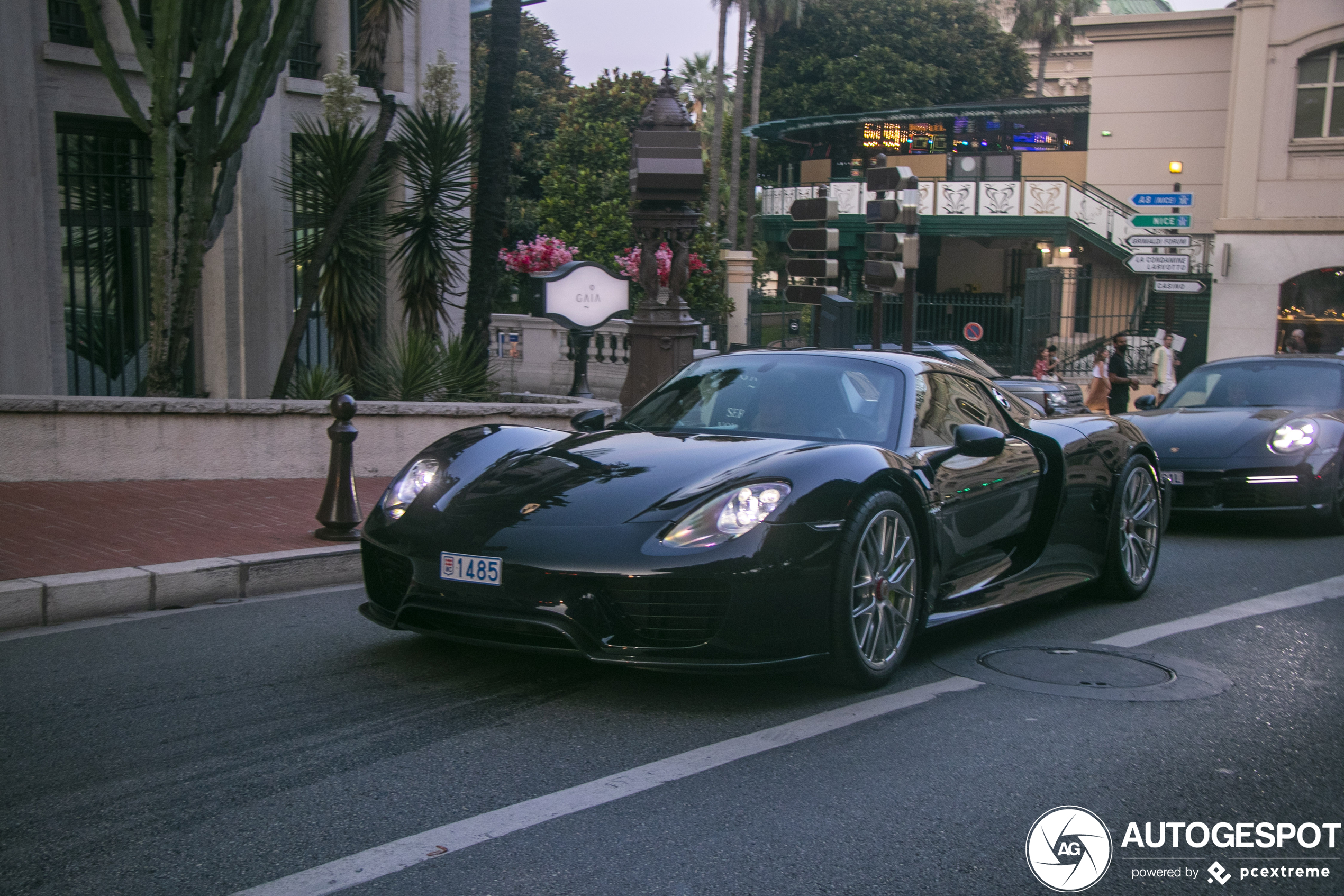 Porsche 918 Spyder Weissach Package