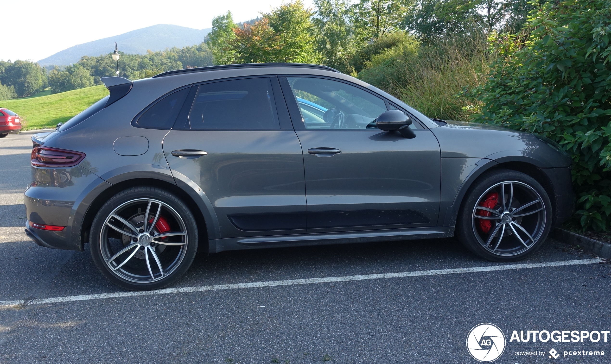 Porsche TechArt 95B Macan GTS