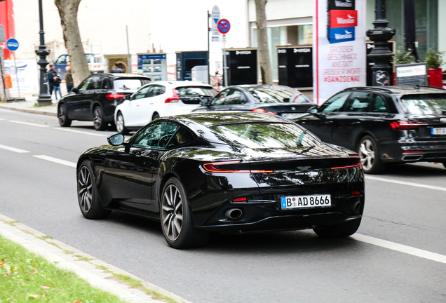 Aston Martin DB11 V8