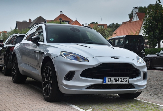 Aston Martin DBX