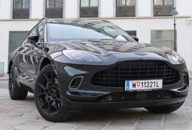 Aston Martin DBX