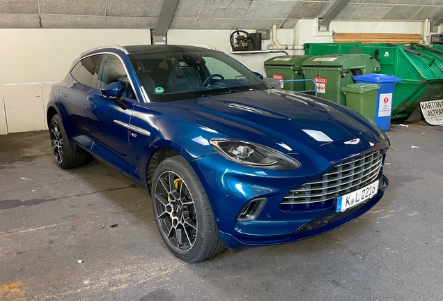 Aston Martin DBX