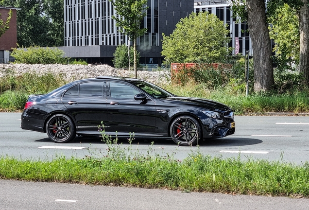 Mercedes-AMG E 63 S W213