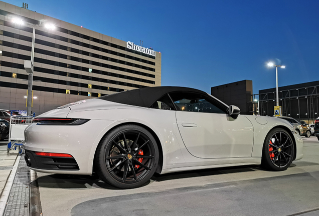 Porsche 992 Carrera 4S Cabriolet