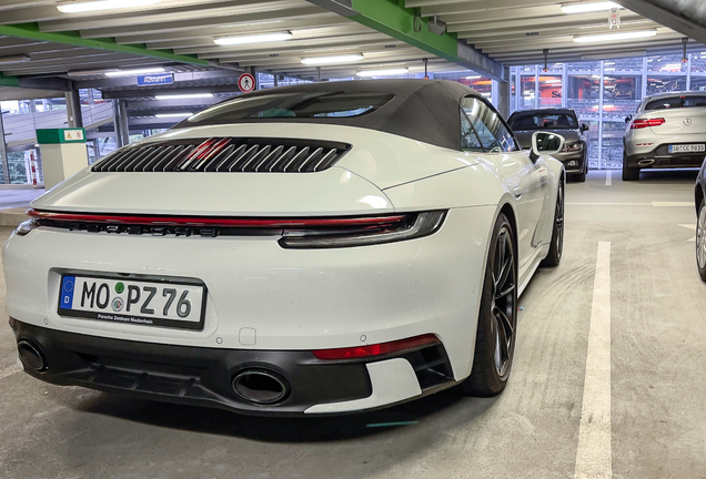 Porsche 992 Carrera 4S Cabriolet