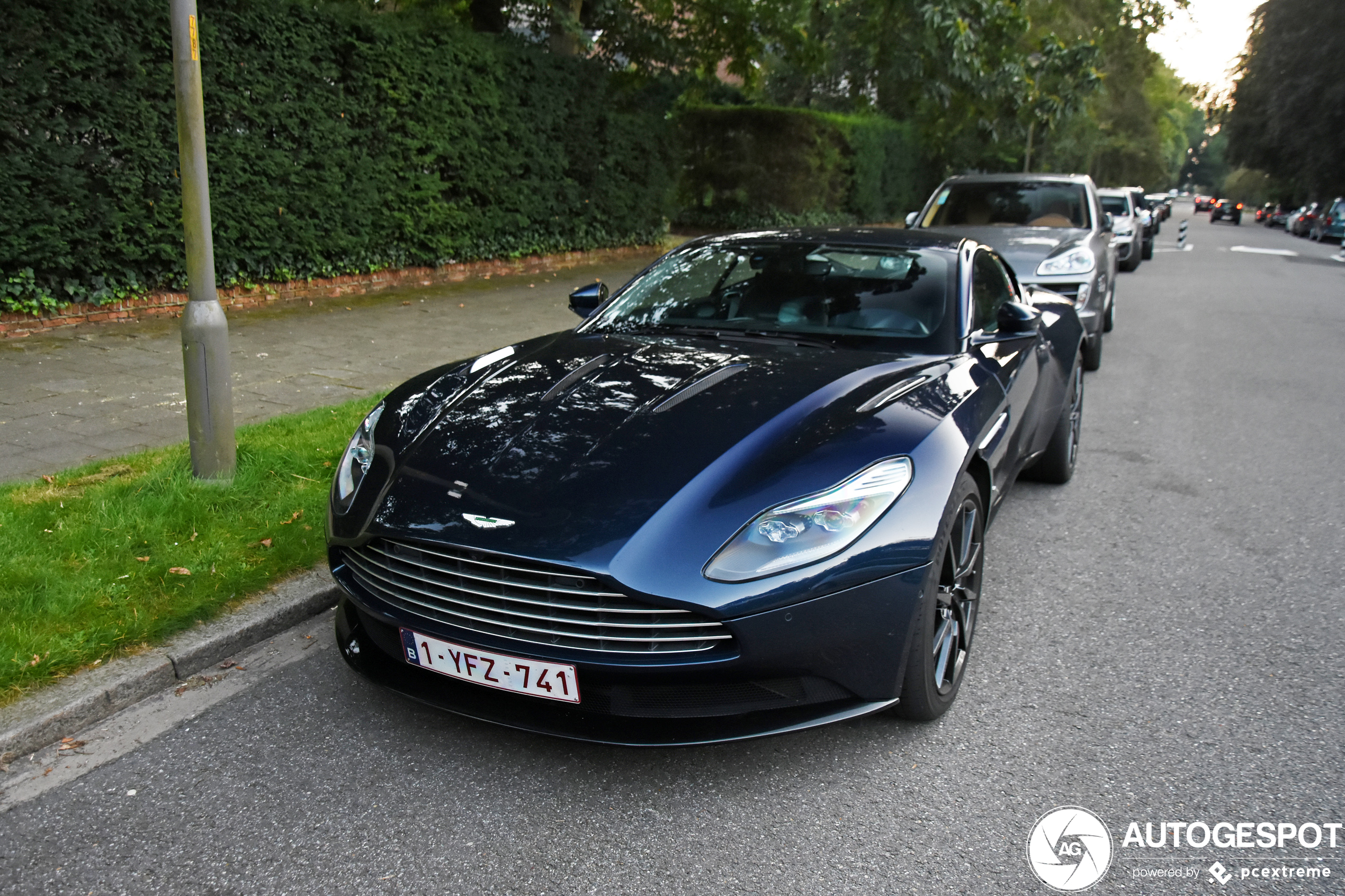 Aston Martin DB11