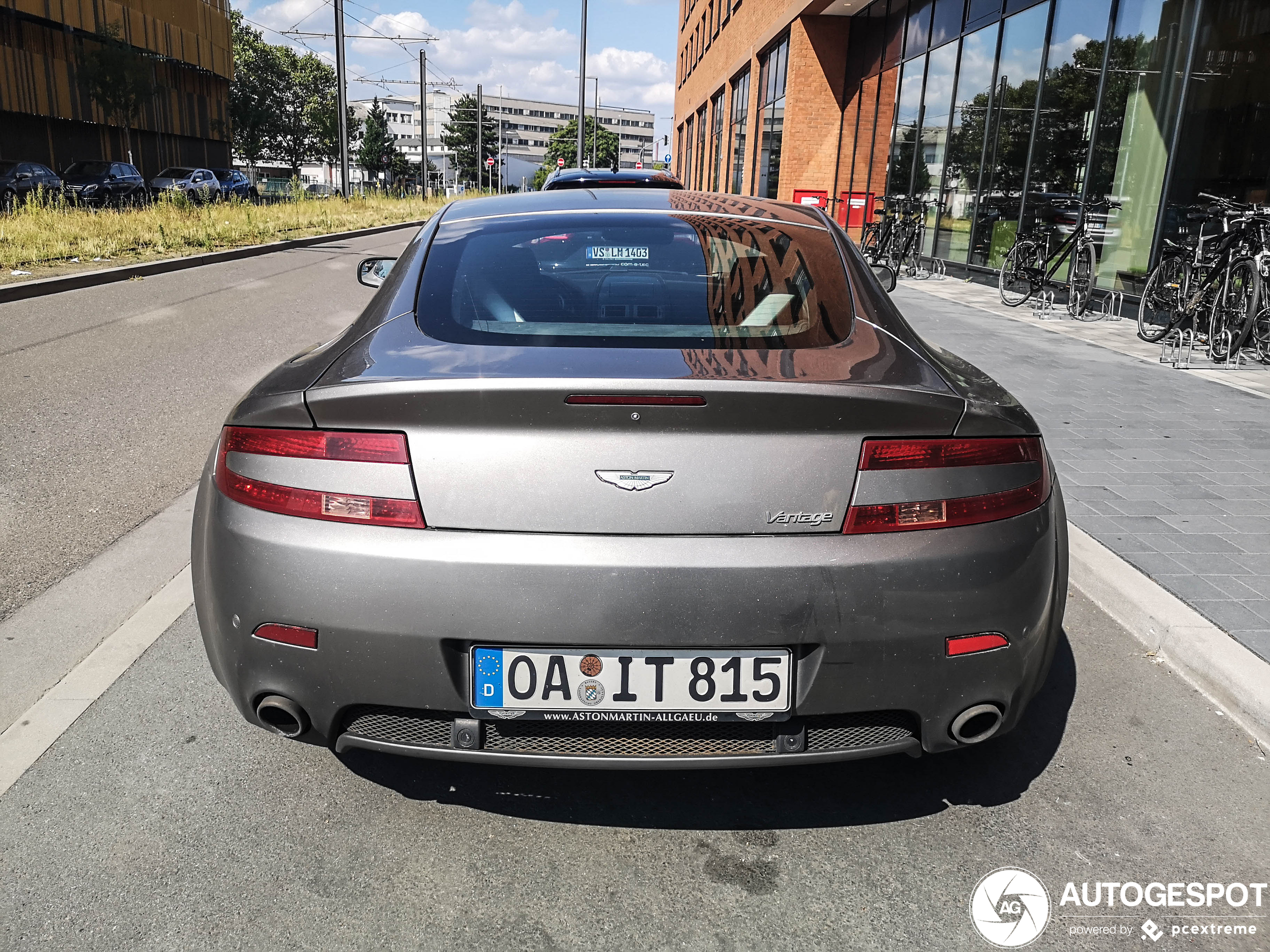 Aston Martin V8 Vantage