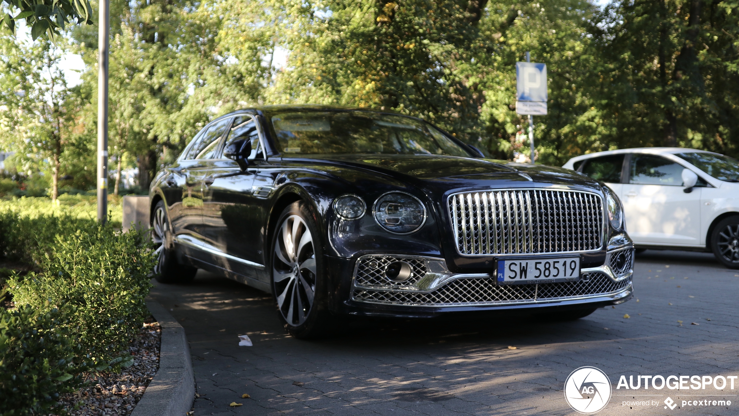 Bentley Flying Spur V8 2021