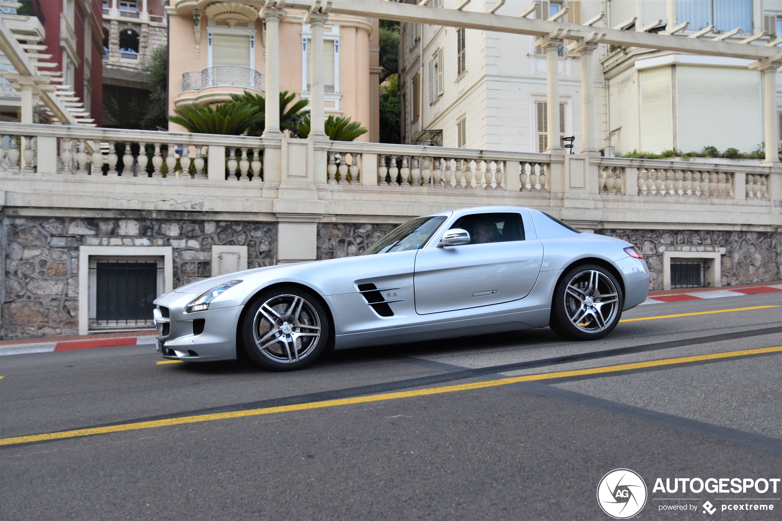 Mercedes-Benz SLS AMG