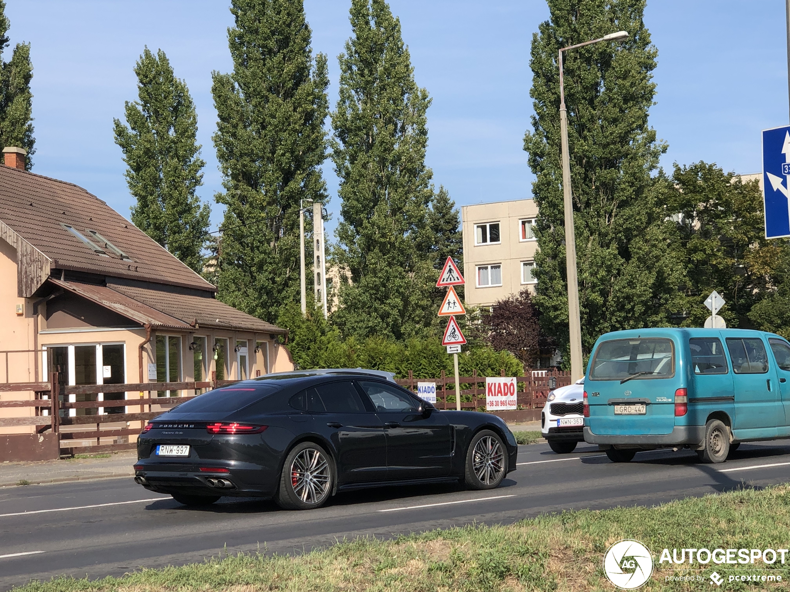 Porsche 971 Panamera Turbo