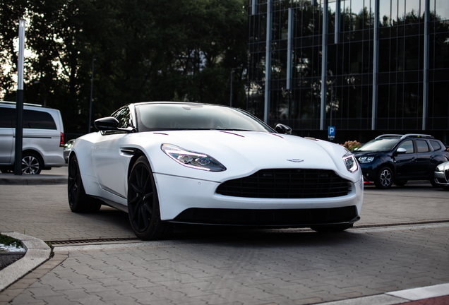 Aston Martin DB11