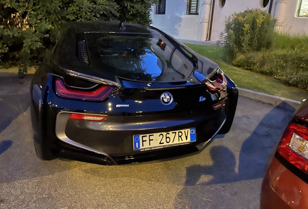 BMW i8