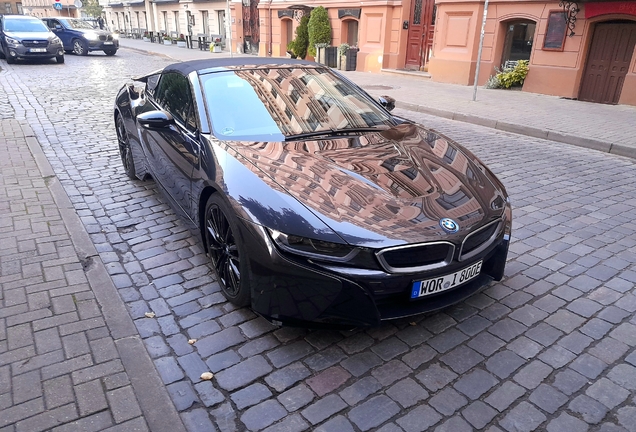 BMW i8 Roadster