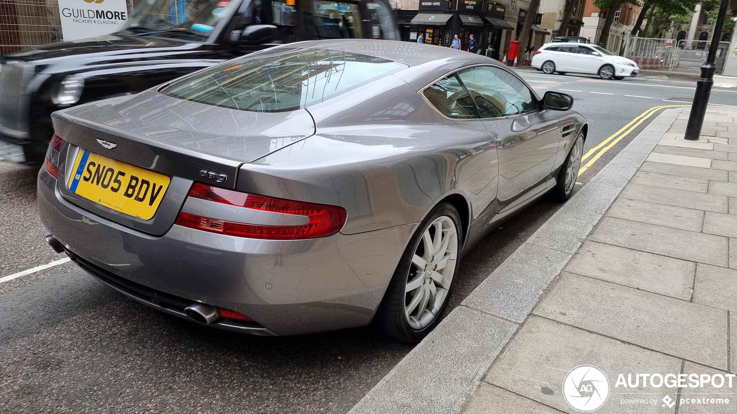 Aston Martin DB9