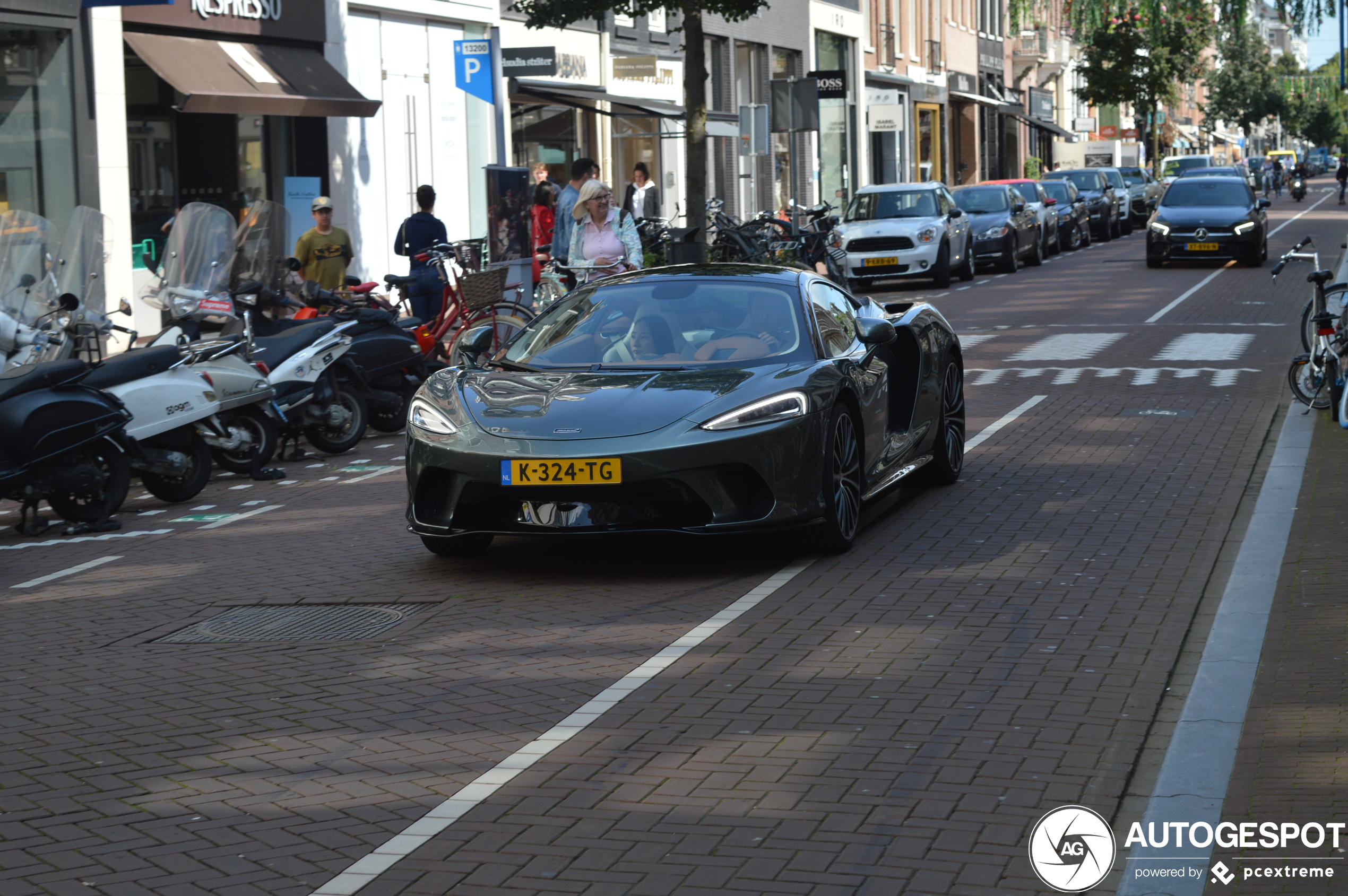 McLaren GT