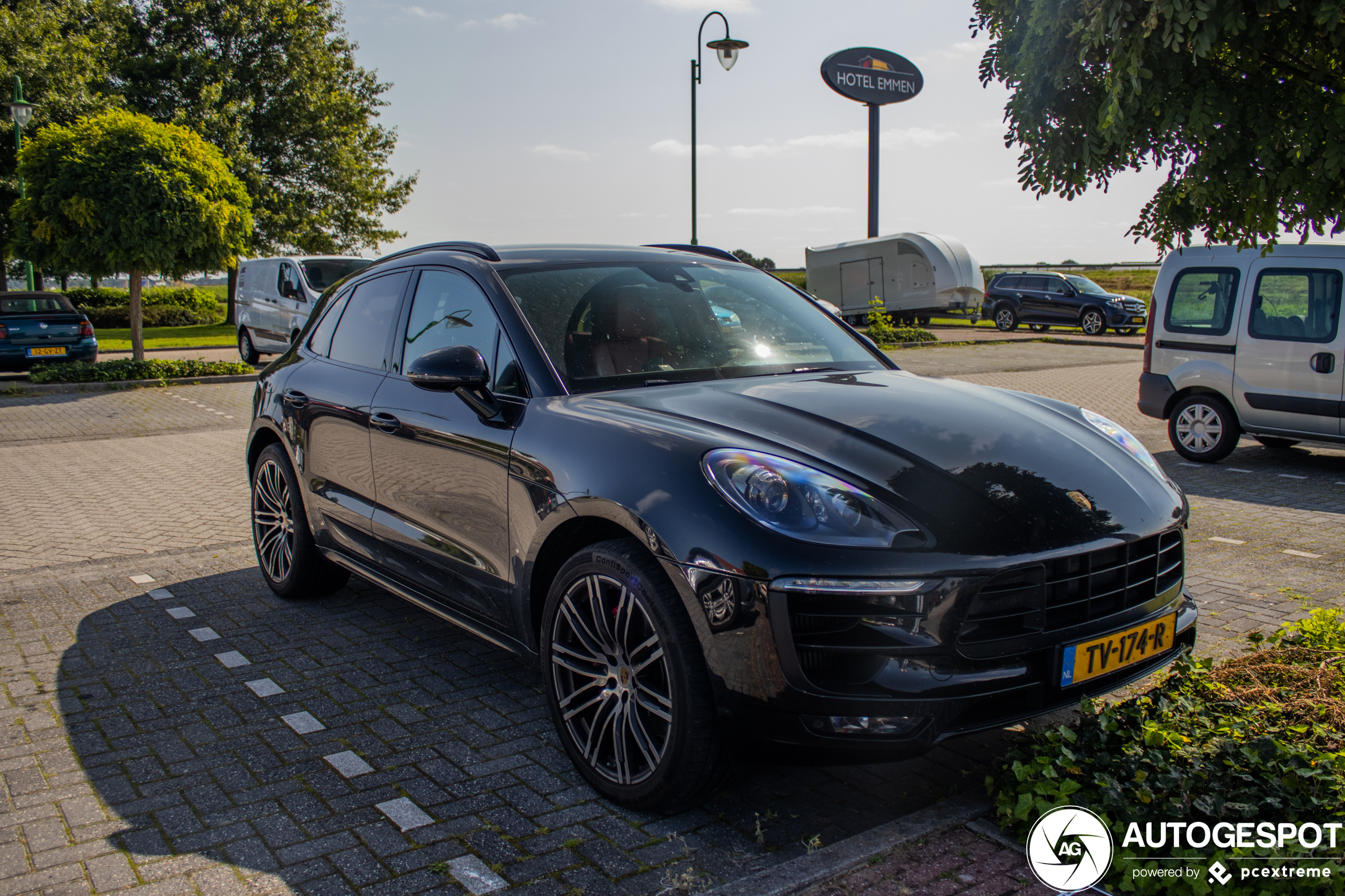 Porsche 95B Macan GTS