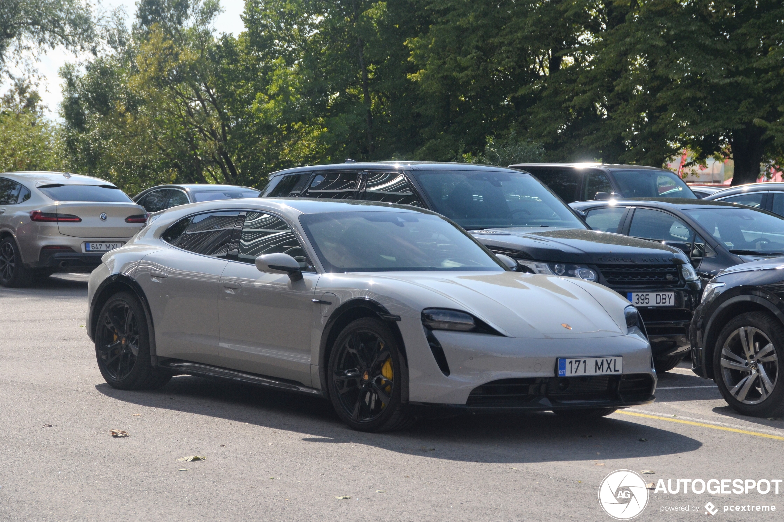 Porsche Taycan Turbo S Cross Turismo