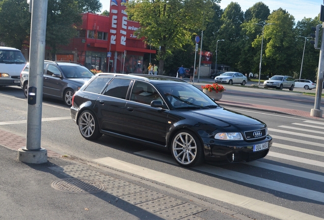 Audi RS4 Avant B5