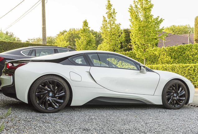 BMW i8