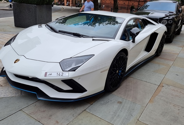 Lamborghini Aventador S LP740-4