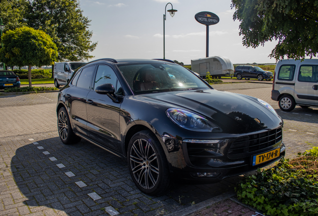 Porsche 95B Macan GTS