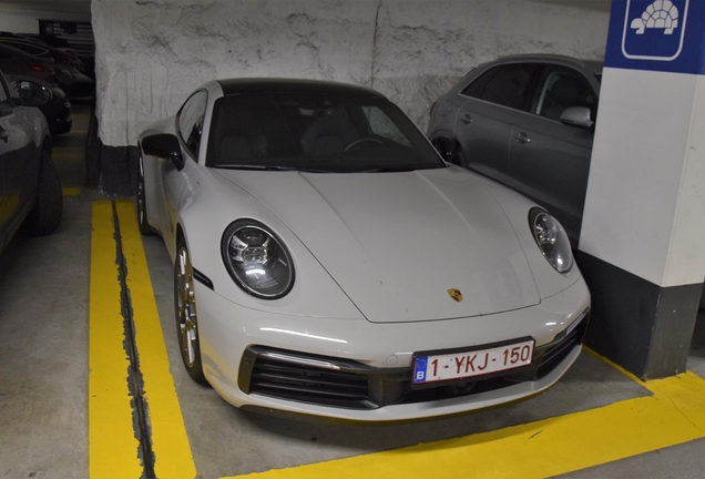 Porsche 992 Carrera 4S