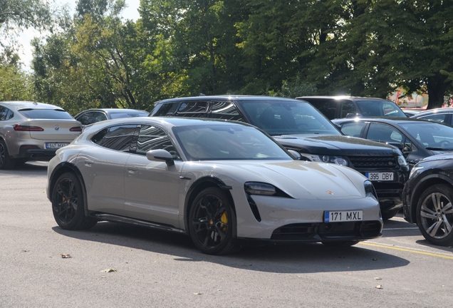 Porsche Taycan Turbo S Cross Turismo