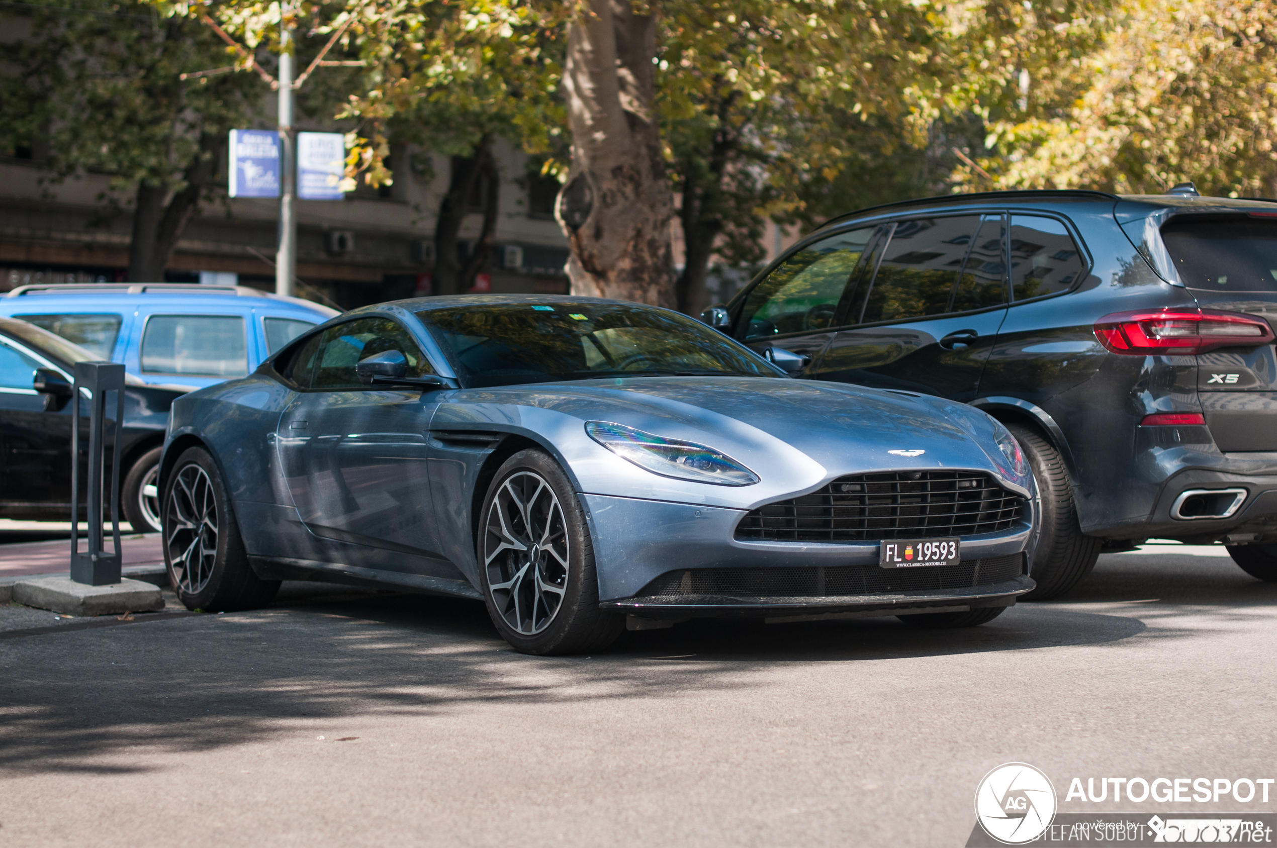 Aston Martin DB11 V8