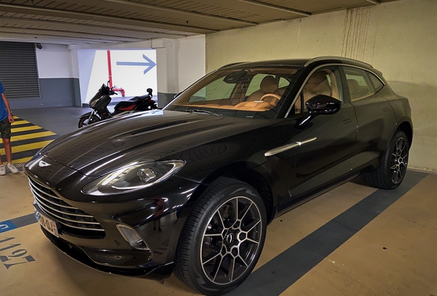 Aston Martin DBX