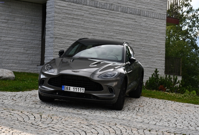 Aston Martin DBX