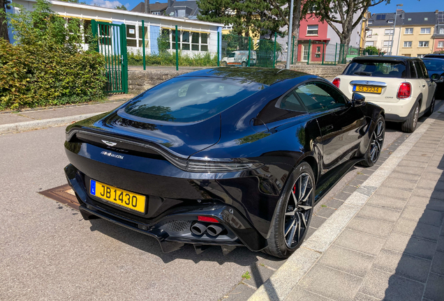 Aston Martin V8 Vantage 2018