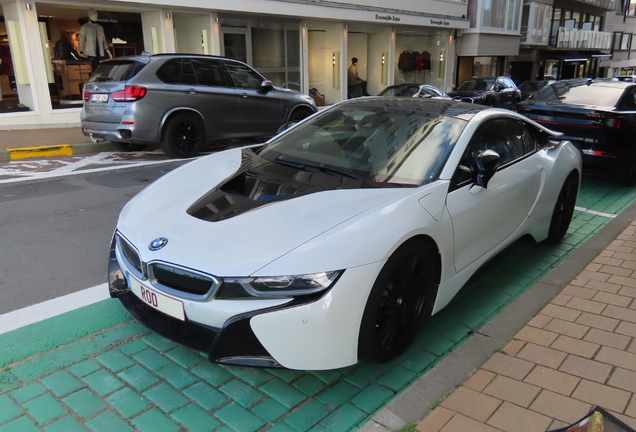 BMW i8