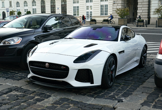 Jaguar F-TYPE SVR Coupé