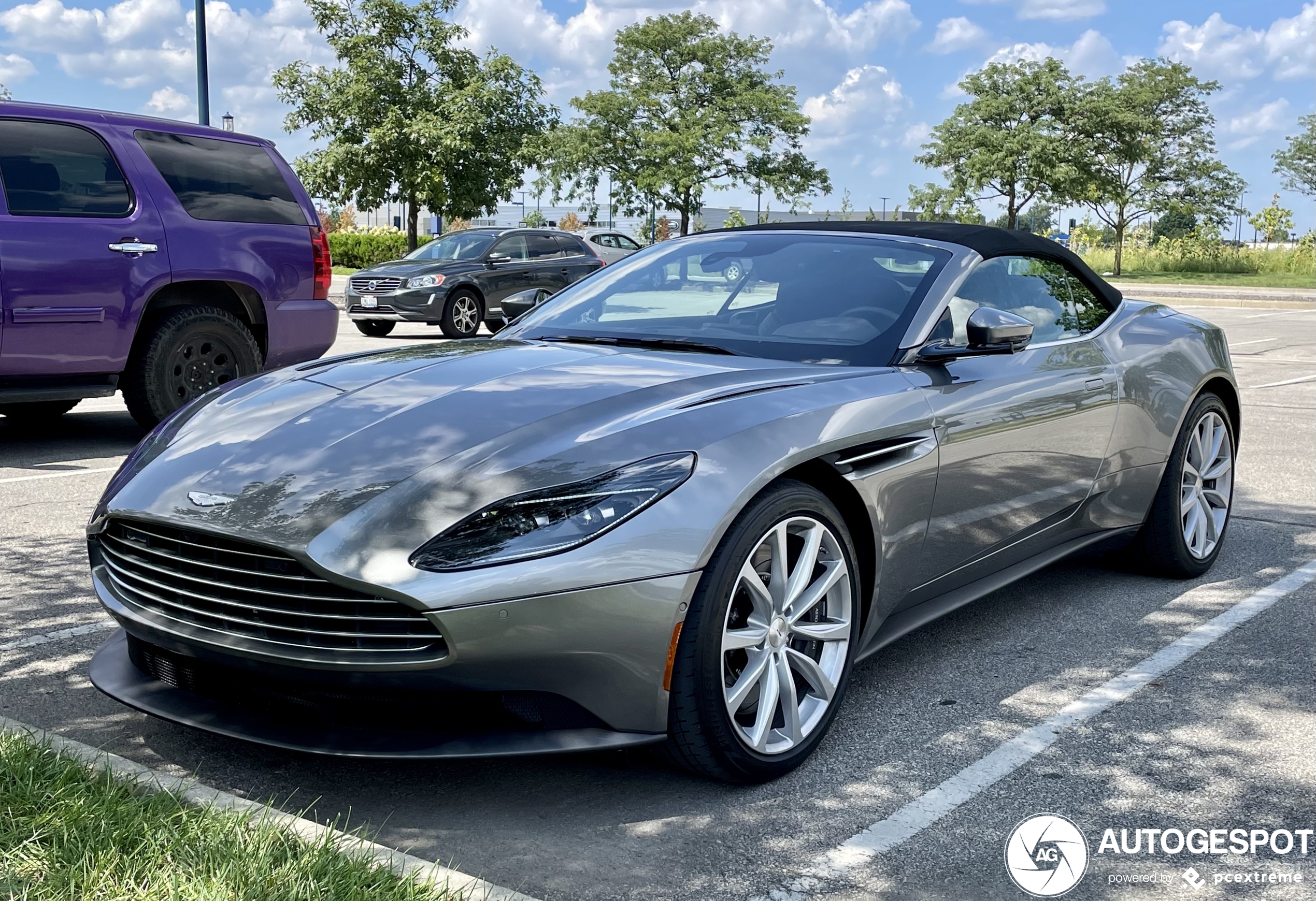 Aston Martin DB11 V8 Volante