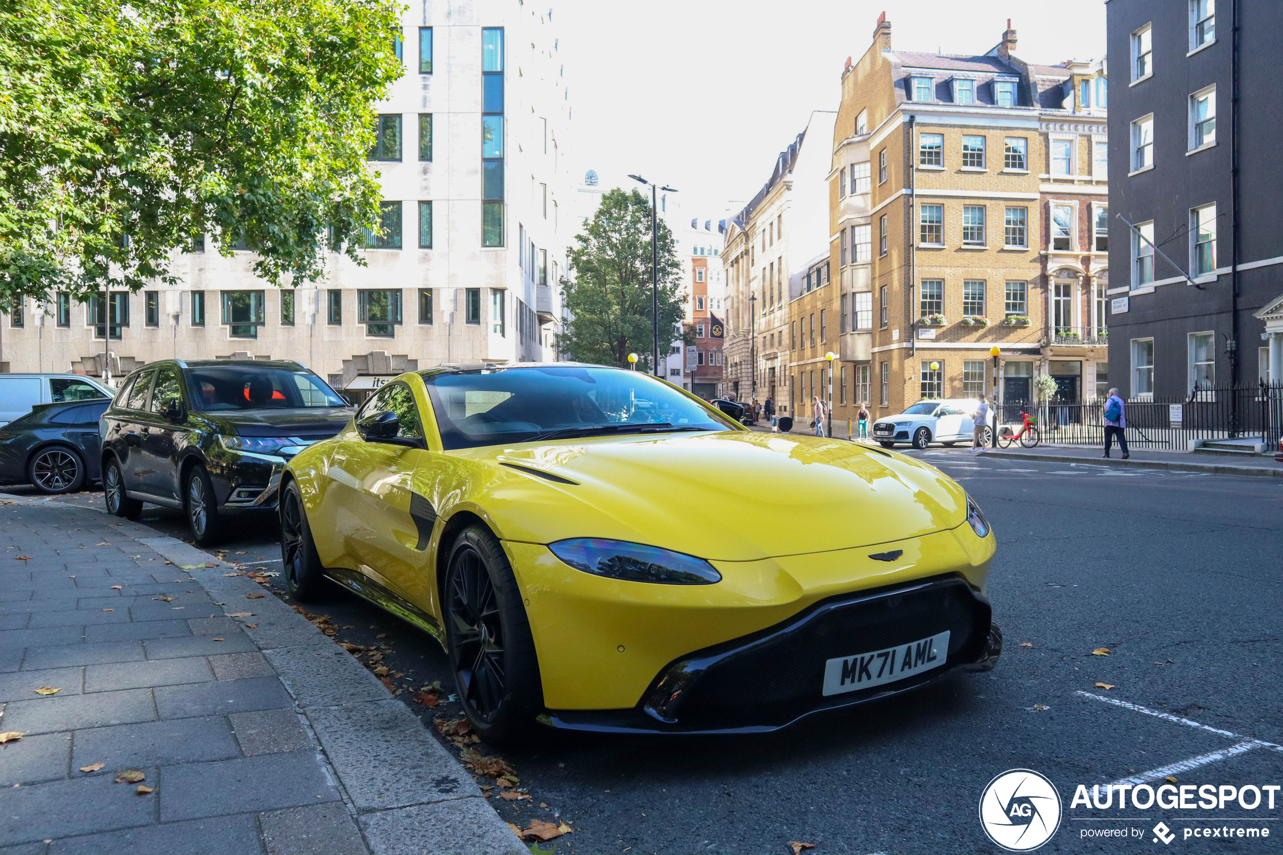 Aston Martin V8 Vantage 2018