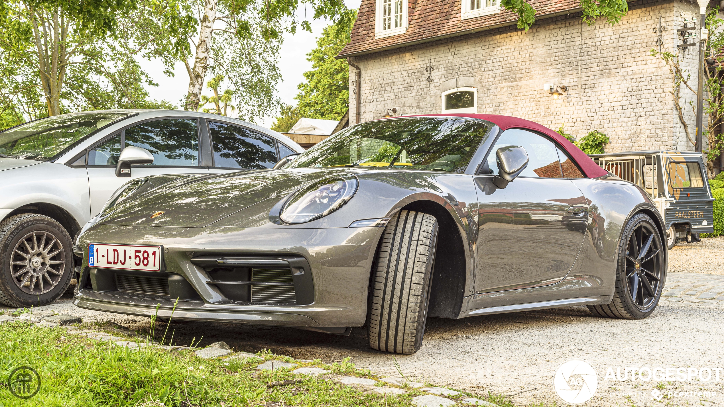 Porsche 992 Carrera 4S Cabriolet