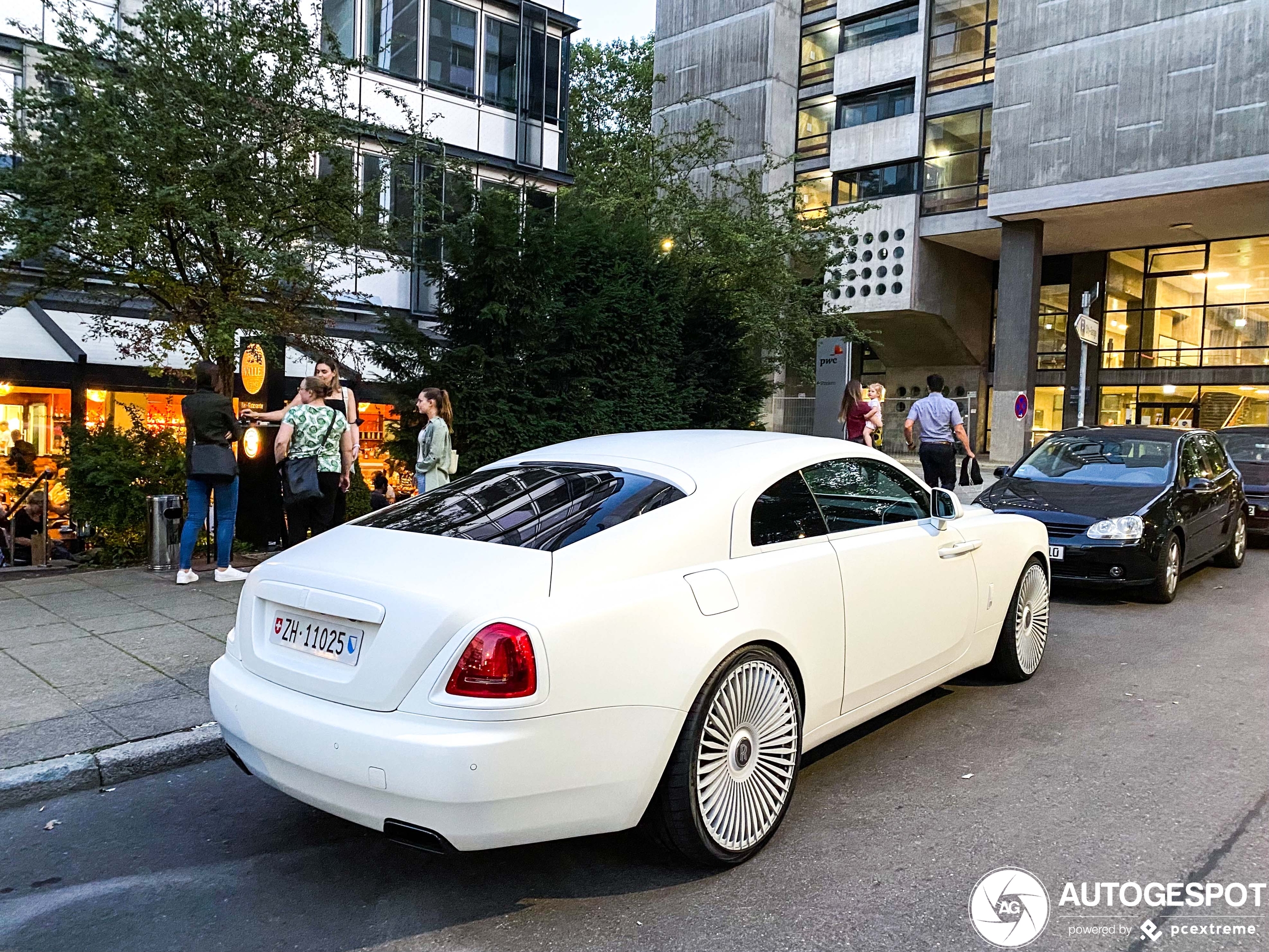 Rolls-Royce Wraith is volledig wit uitgevoerd