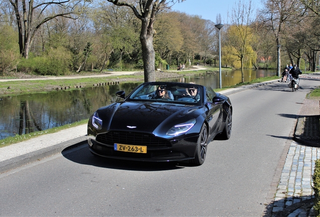 Aston Martin DB11 V8 Volante