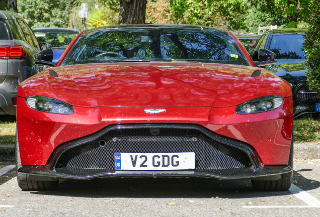 Aston Martin V8 Vantage 2018