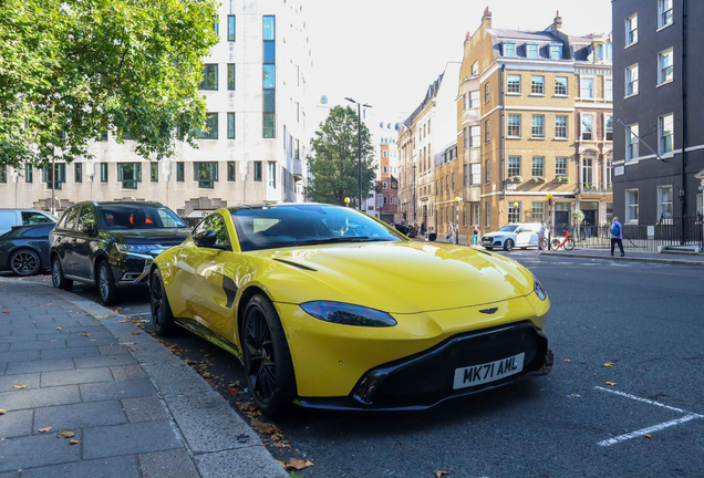 Aston Martin V8 Vantage 2018