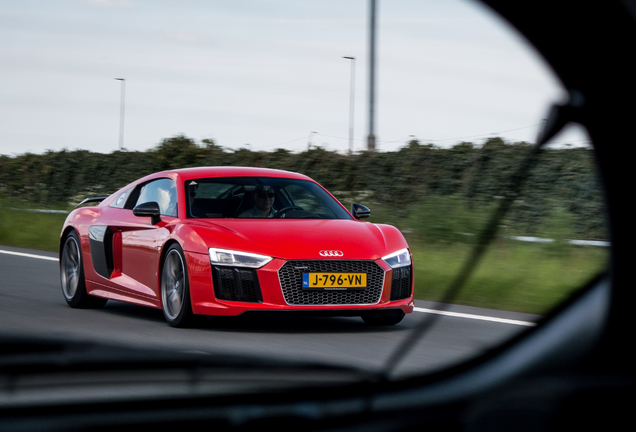 Audi R8 V10 Plus 2015