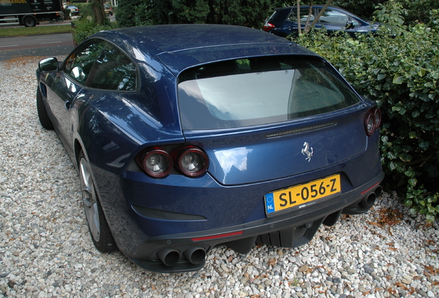 Ferrari GTC4Lusso T