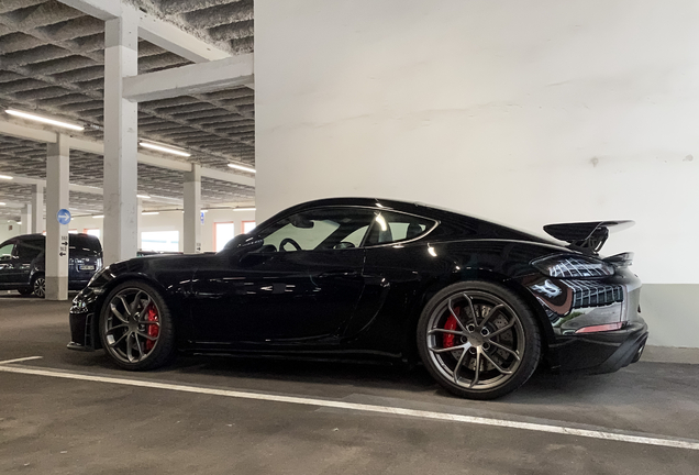 Porsche 718 Cayman GT4