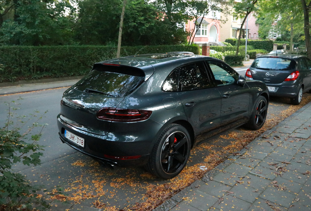 Porsche 95B Macan Turbo