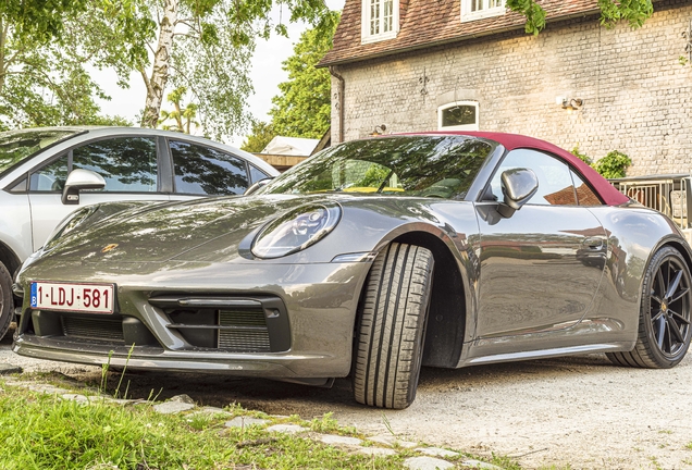 Porsche 992 Carrera 4S Cabriolet