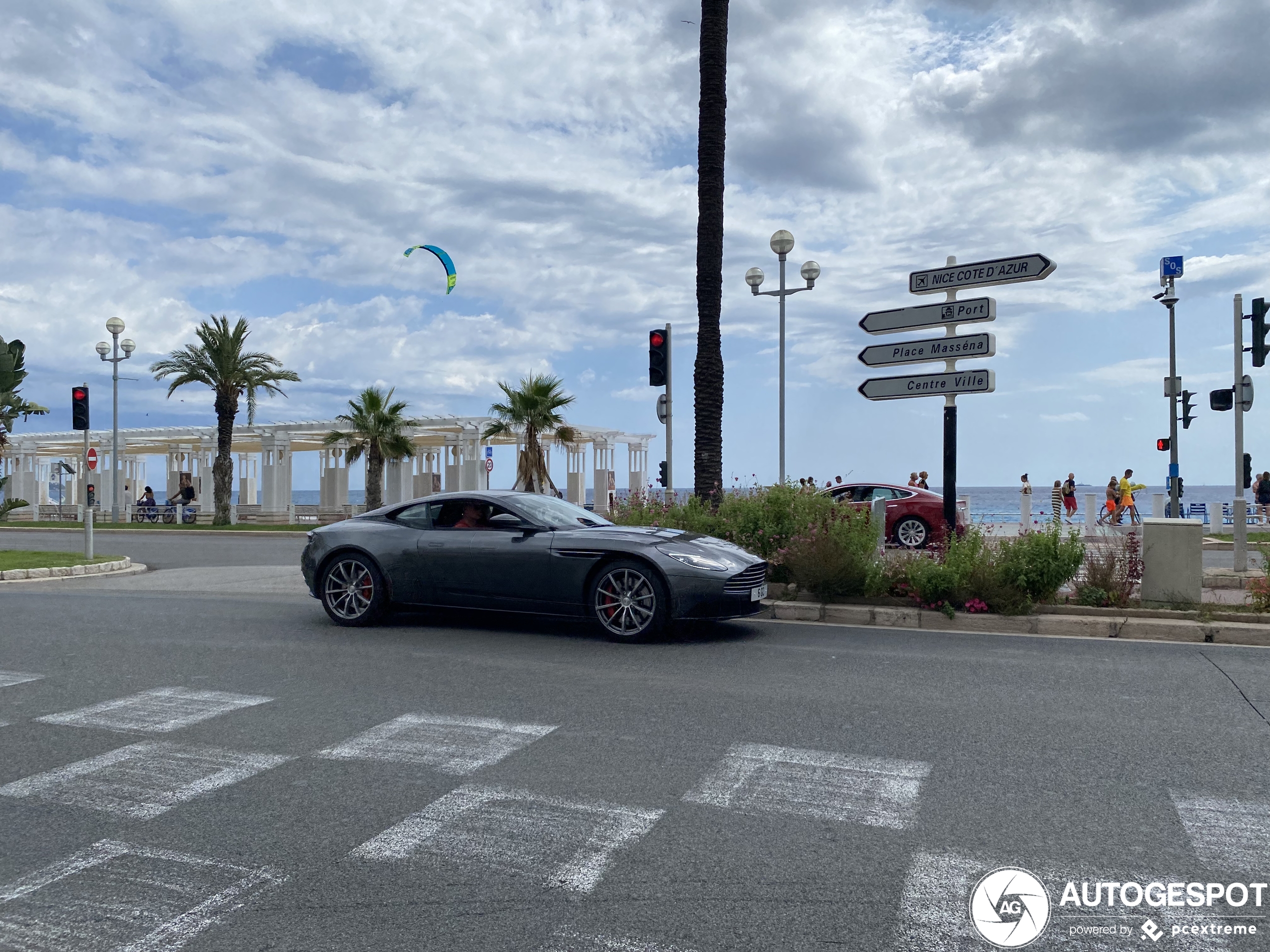 Aston Martin DB11