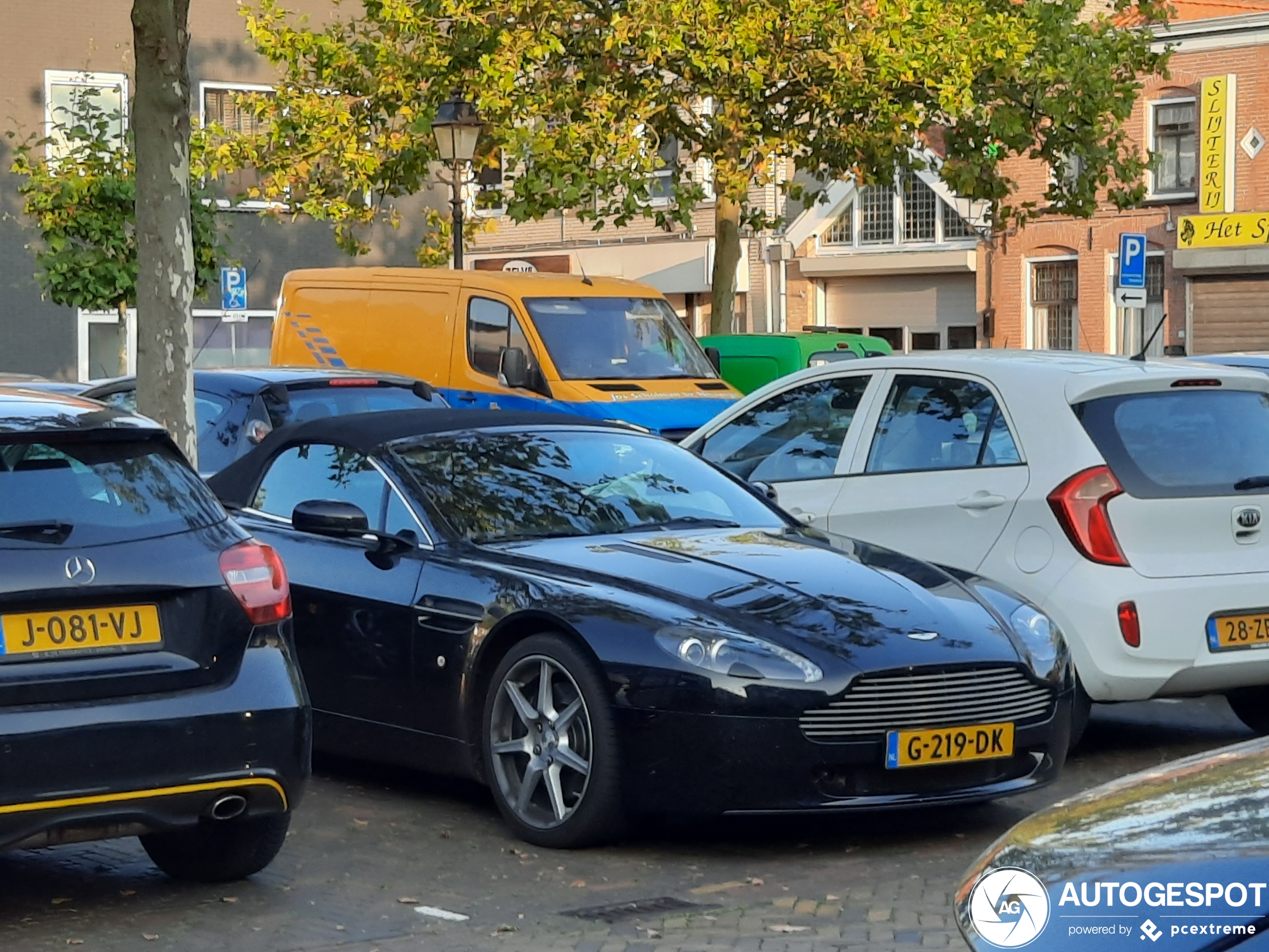 Aston Martin V8 Vantage Roadster