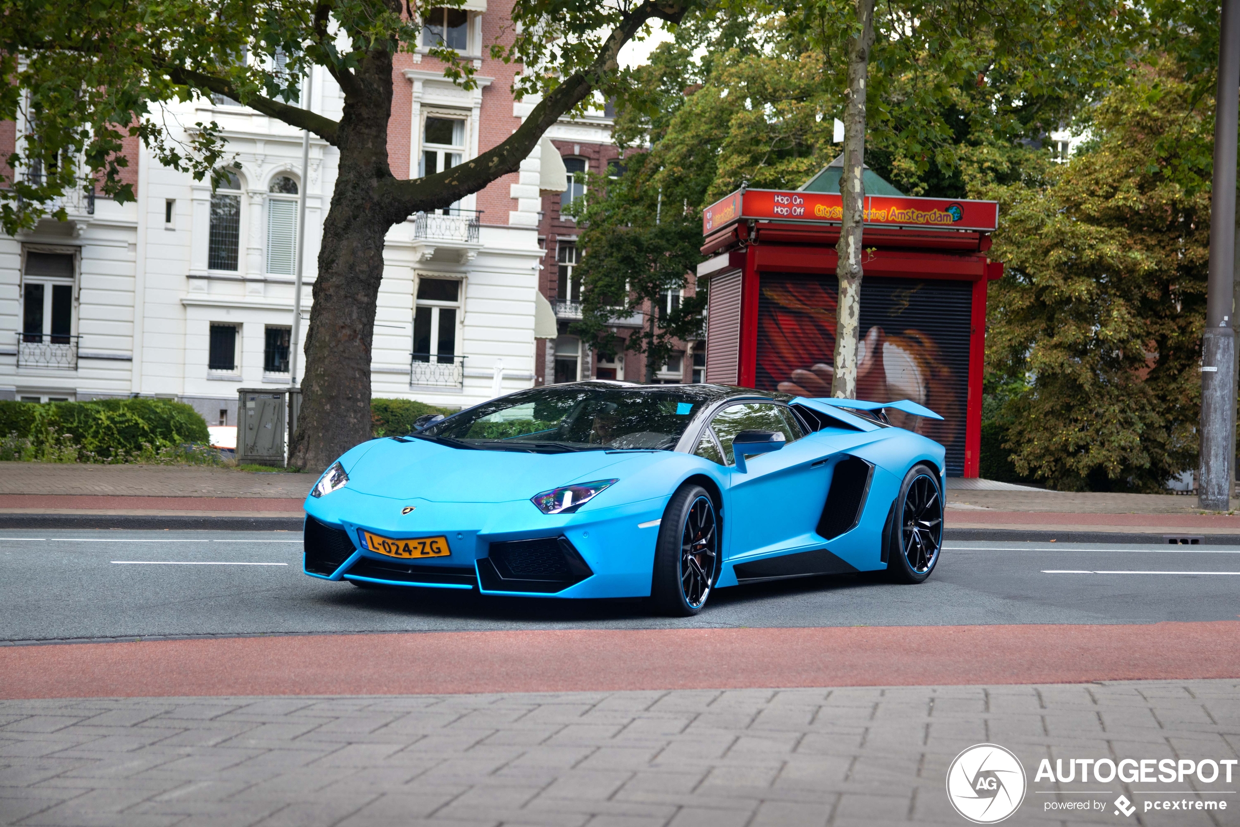 Lamborghini Aventador LP700-4 Roadster