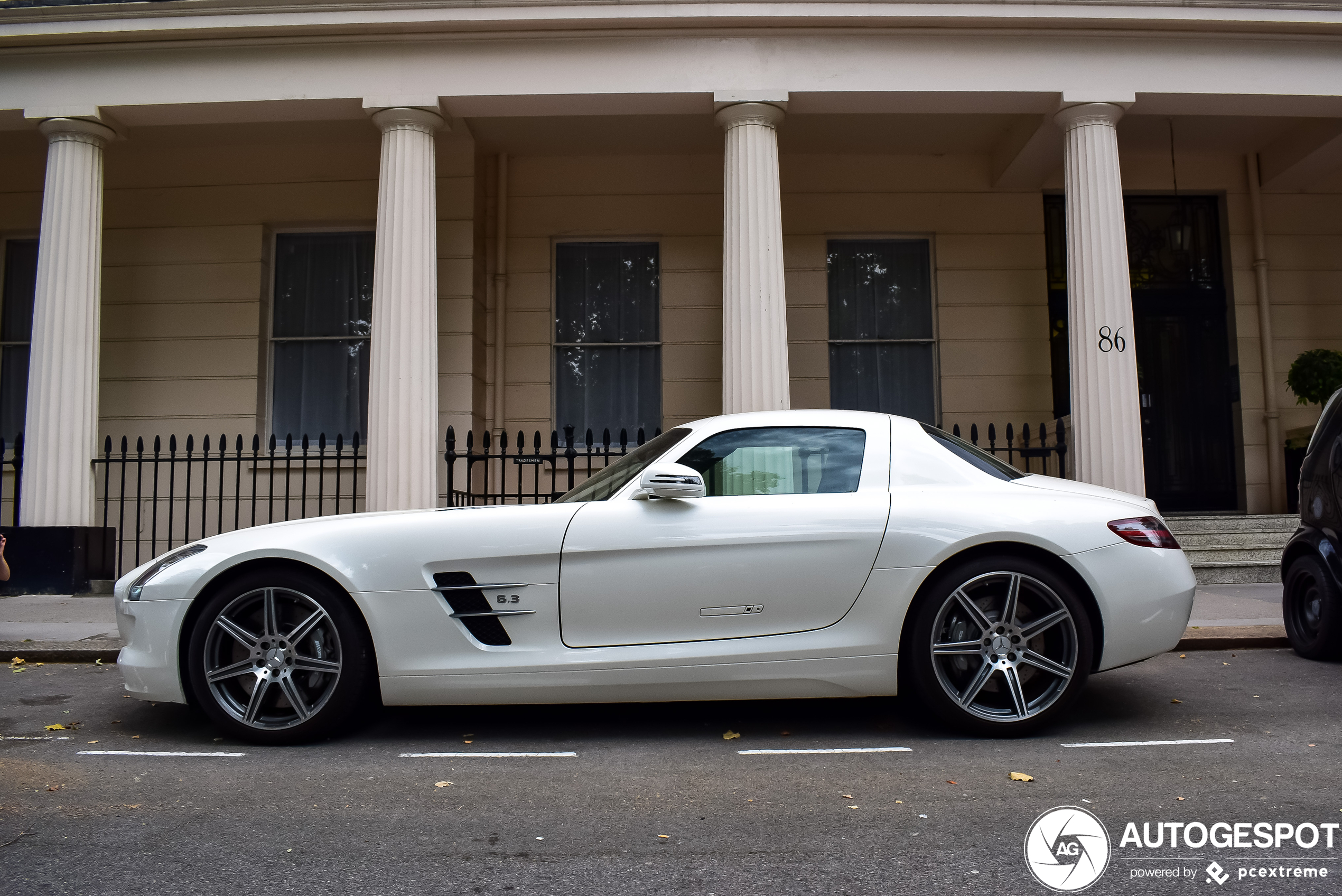 Mercedes-Benz SLS AMG