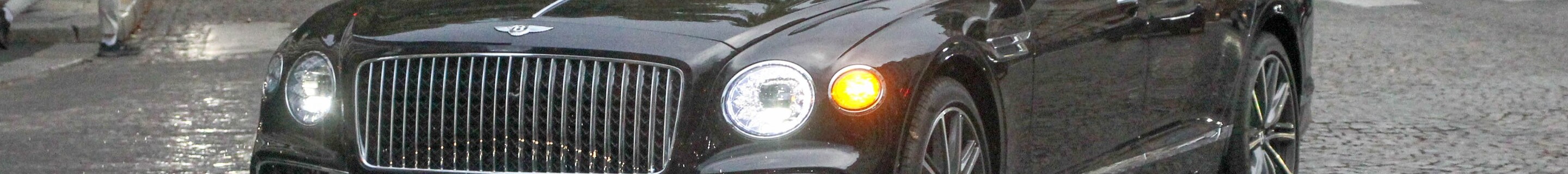 Bentley Flying Spur V8 2021